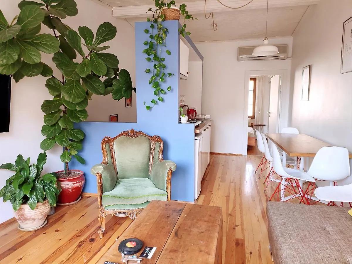 Kunterbunt Istanbul Apartment Turkey