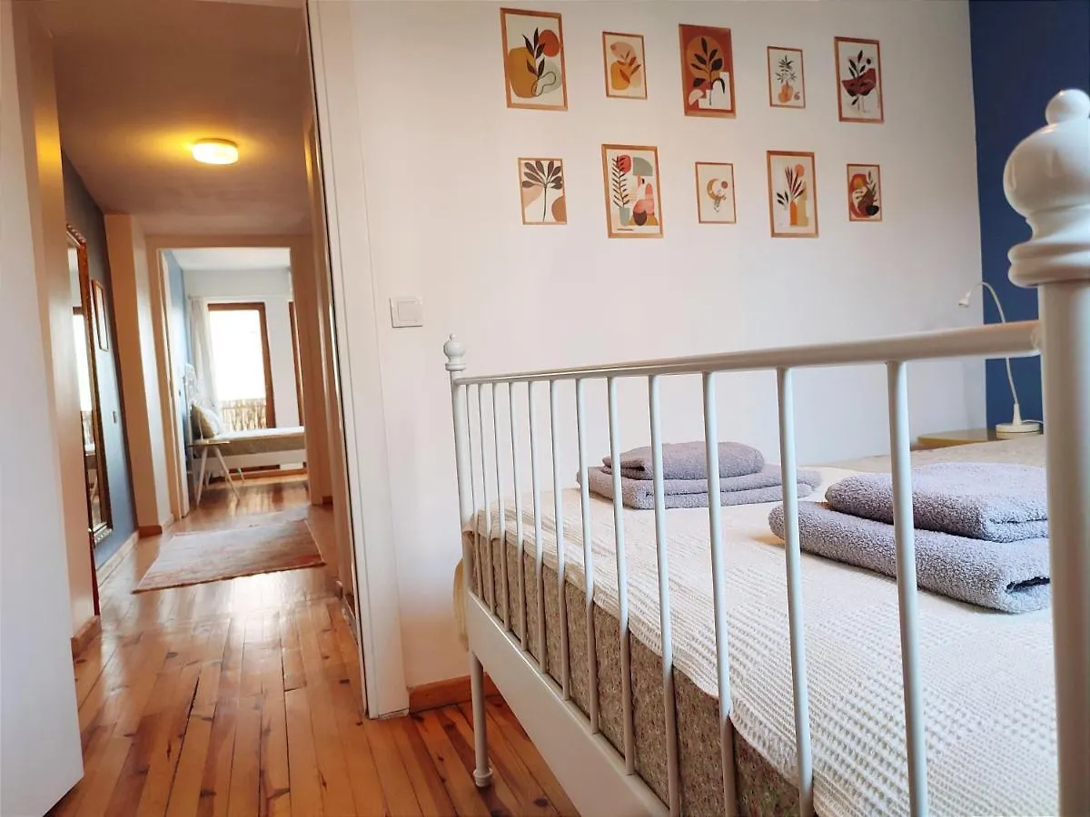 Kunterbunt Istanbul Apartment