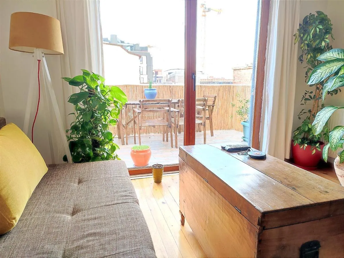 Kunterbunt Istanbul Apartment