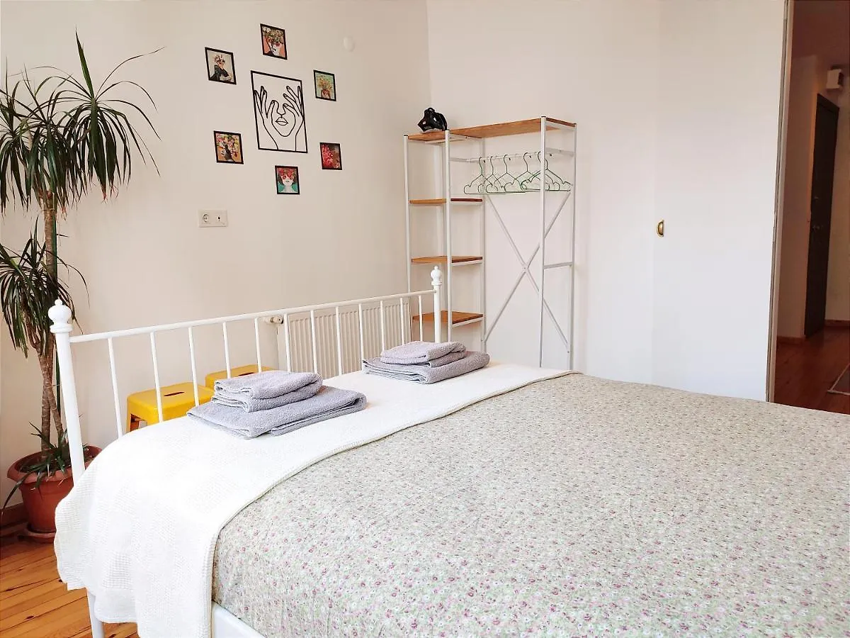 Kunterbunt Istanbul Apartment 0*,