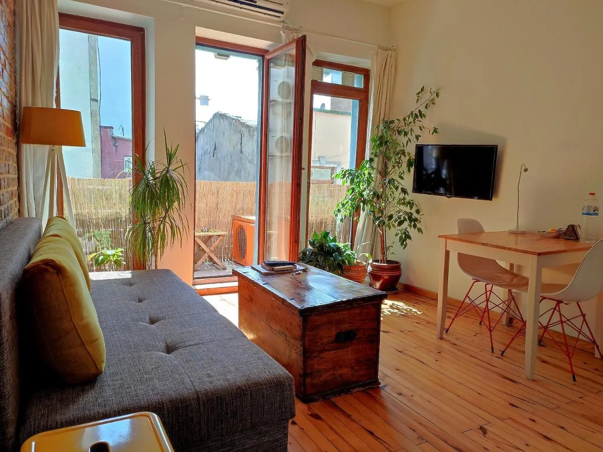 Kunterbunt Istanbul Apartment