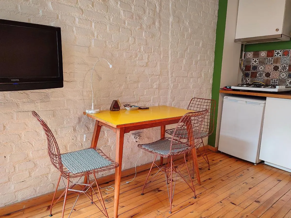 Kunterbunt Istanbul Apartment