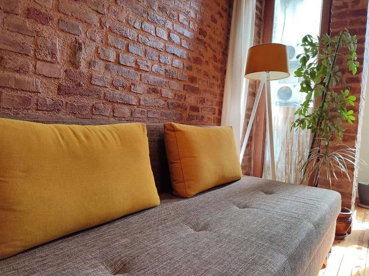 Kunterbunt Istanbul Apartment